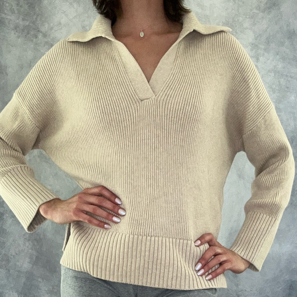 Abercrombie & Fitch Cream V-Neck Sweater (Brand New)
